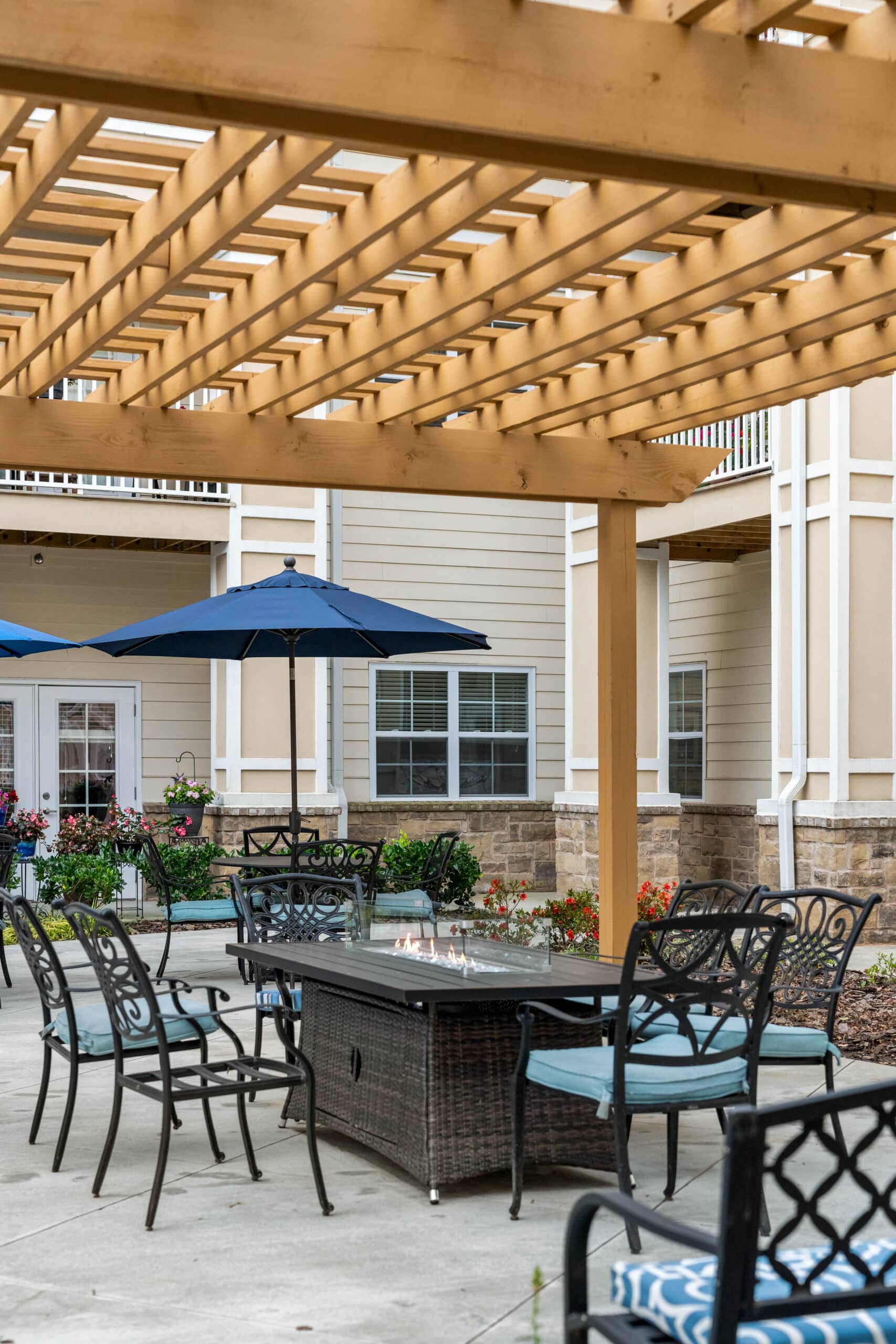 Mansions-Senior-Living decatur senior living outdoor active Mansions senior living decatur ga