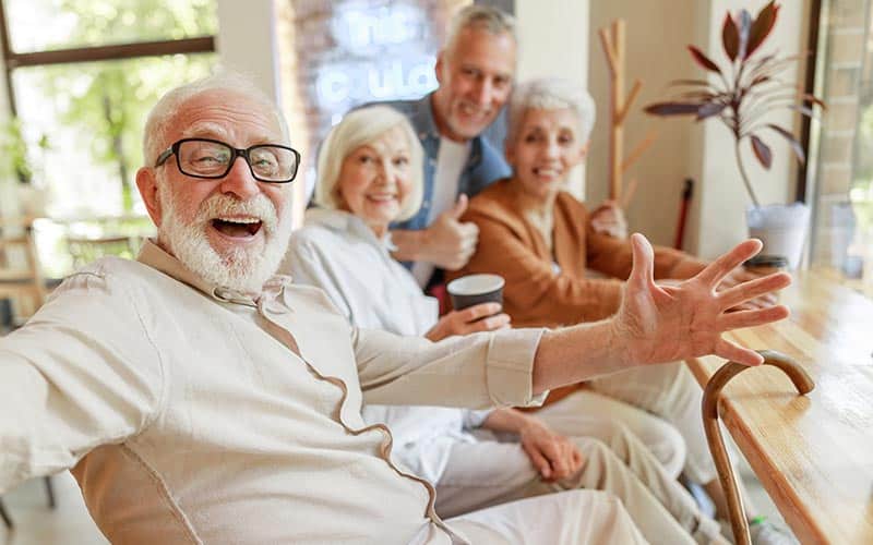 How to Make Friends in Your New Senior Living Community